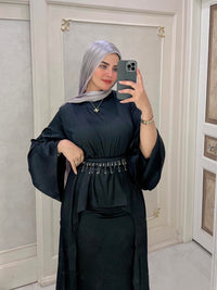 بلوزة ساتان سواريه - أسود