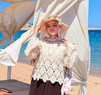 Guipure blouse beige
