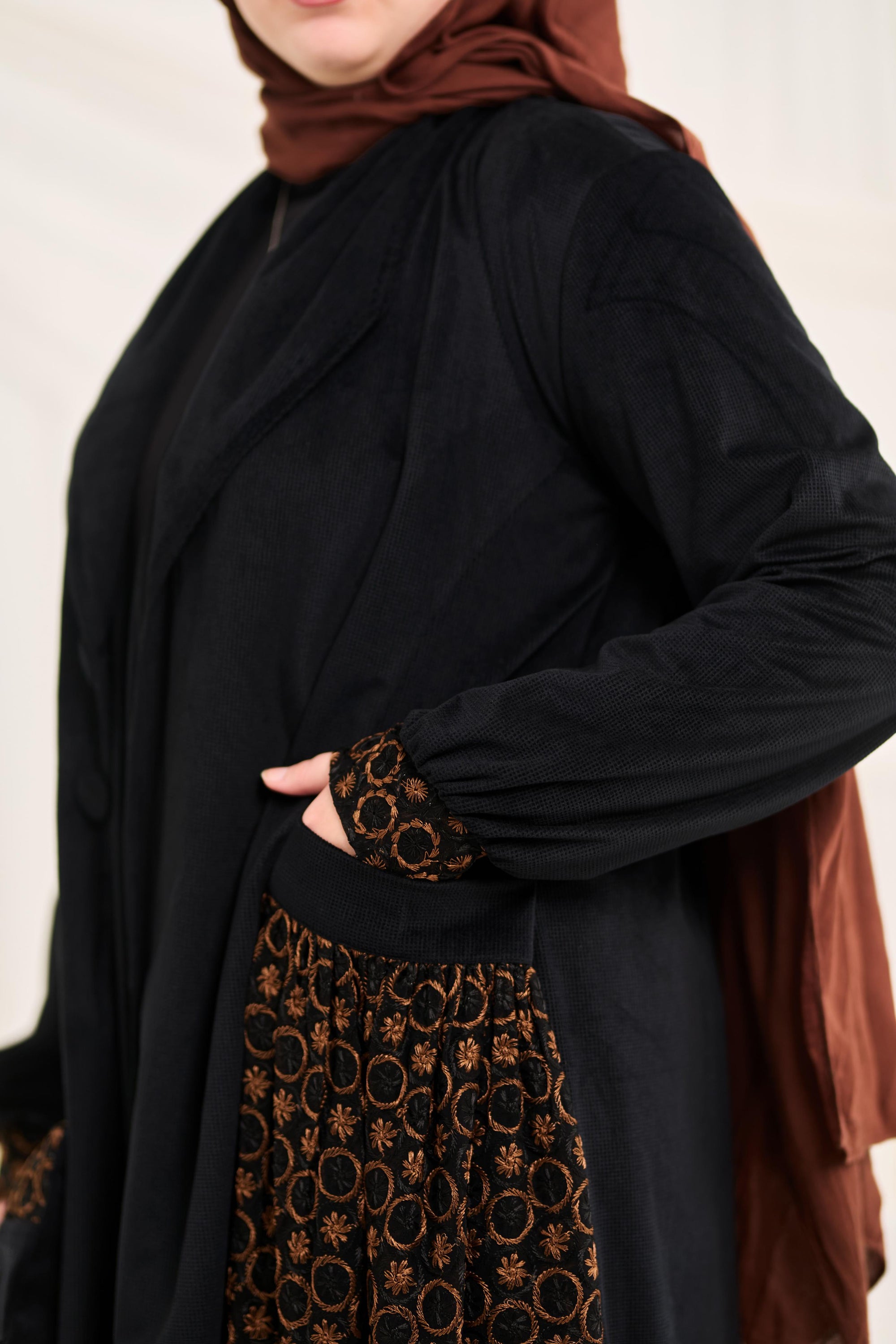 Zad Abaya-Havan